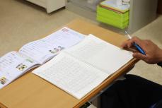 「漢字が読めない」日本の識字率ほぼ１００％は幻想か　見過ごされてきた「形式卒業者」の存在、注目集める夜間中学
