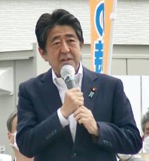 元首相の命を奪った銃弾で、胸の議員バッジは粉々に砕け散った　拾い集めた捜査員、受け取った昭恵さんは何を思ったか。「弔い合戦」の最中、突然の取材に語ったこととは