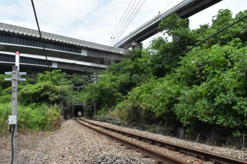 ７９年目の慰霊　東京・高尾山麓のトンネル列車銃撃