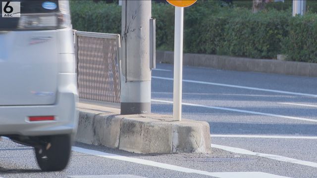 中央分離帯に座っていた男性がひき逃げされ死亡　白い車が逃走か　大阪・堺市