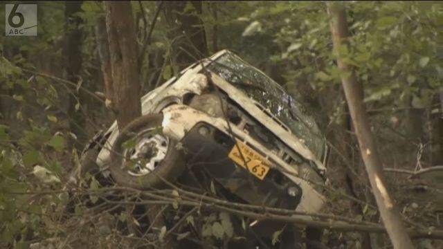 山中の軽自動車転落事故で２人死亡　軽自動車に男女４人が乗車　ほか２人は意識不明と重傷　徳島・吉野川市