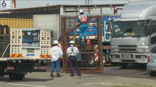 「現場の作業員任せにしていた」９００キロの鉄製ラックが落下し男性が一時重体となった事故　会社と支店長を書類送検　神戸・ポートアイランド