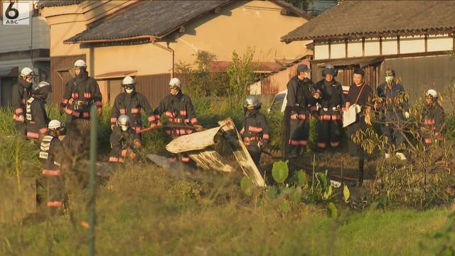 焼け跡から成人とみられる遺体　損傷激しく身元不明　ＪＲ万葉まほろば線脇の小屋から出火　奈良