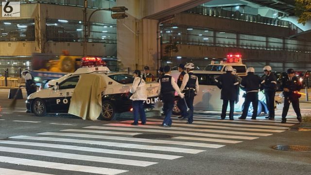 【速報】交差点でパトカーと乗用車の事故　乗用車の運転手を病院搬送　出合い頭の事故か　大阪・中央区