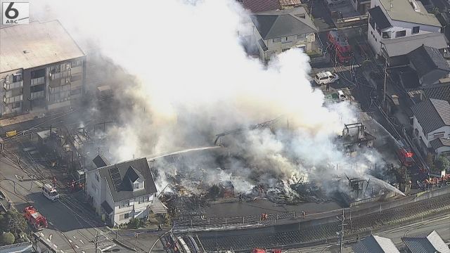 【速報】奈良・三郷町で倉庫火災　強風で延焼の可能性　現場は住宅密集地