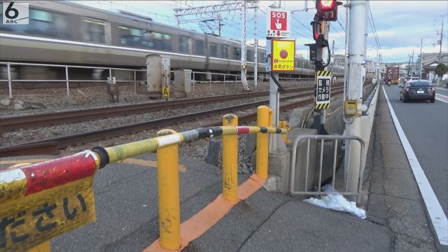 誤って踏切内で信号待ちか　電車にはねられ中国人女性２人死亡　神戸・垂水区