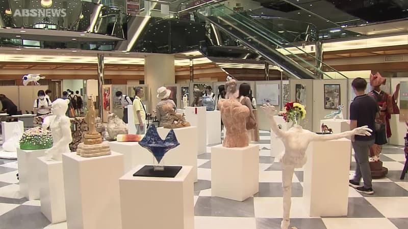 県内最大の公募展「県展」開幕　個性豊かな作品が会場を彩る