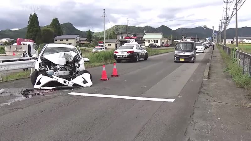 車がガードレールに衝突　女性（８８）死亡