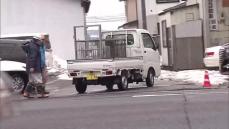 秋田市の国道沿いの倉庫にクマ“居座り”か