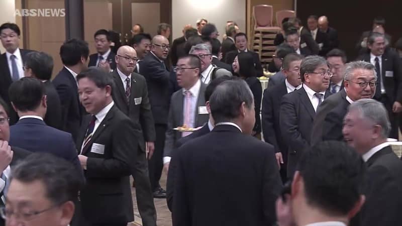 25年はどんな年に？  企業や自治体のトップが意見交換 秋田商工会議所 新年祝賀会