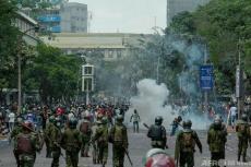 ケニア 増税反対のデモ隊が議会突入 大統領が強硬措置表明