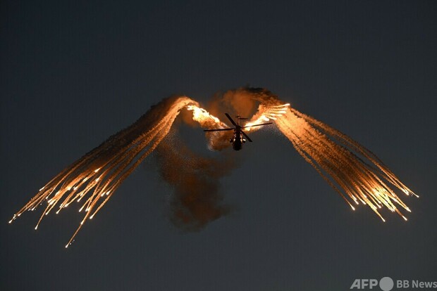 【今日の1枚】天かける火の鳥、ポーランドの航空ショー