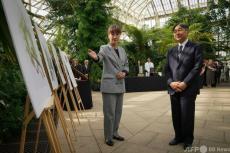 天皇陛下、キュー王立植物園を訪問