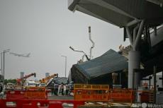 空港ターミナルの屋外施設が一部倒壊、1人死亡 インド