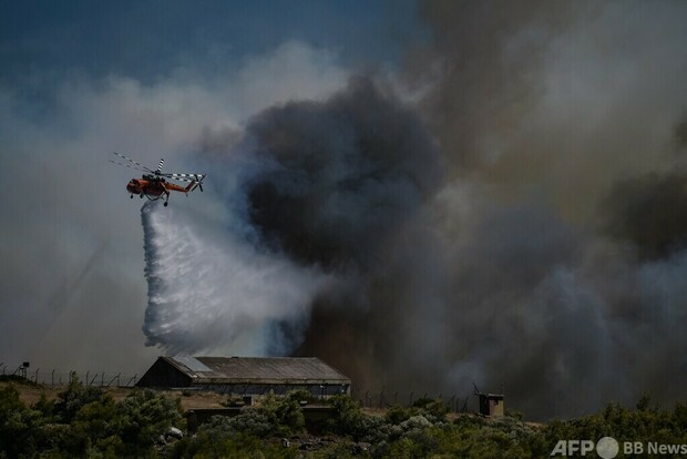 山火事が同時多発、強風で状況厳しく ギリシャ