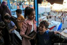 国連運営学校にまた空爆、16人死亡 ガザ中部