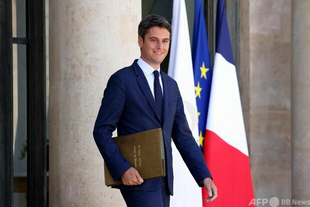 アタル仏首相が辞任 新内閣樹立までは職務継続
