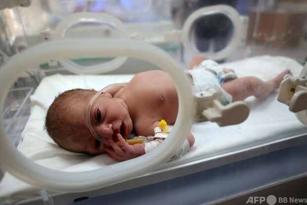空爆で死亡した妊婦から胎児救出 ガザ病院