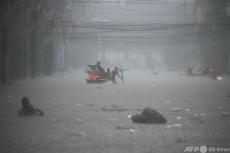 台風3号 フィリピン北部で道路冠水や土砂災害