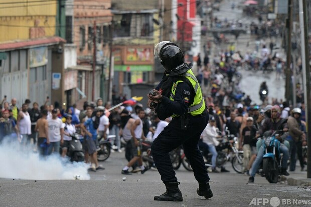 ベネズエラで大規模デモ 大統領選結果に抗議