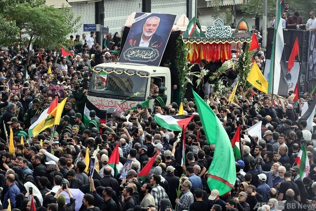 イラン首都でハニヤ氏の葬儀 カタールで埋葬へ