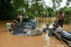 ミャンマー洪水、死者113人に ボランティア支援活発化