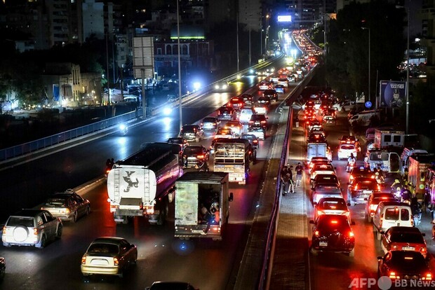 レバノン市民、イスラエル軍の攻撃でパニック 避難民の車で渋滞も