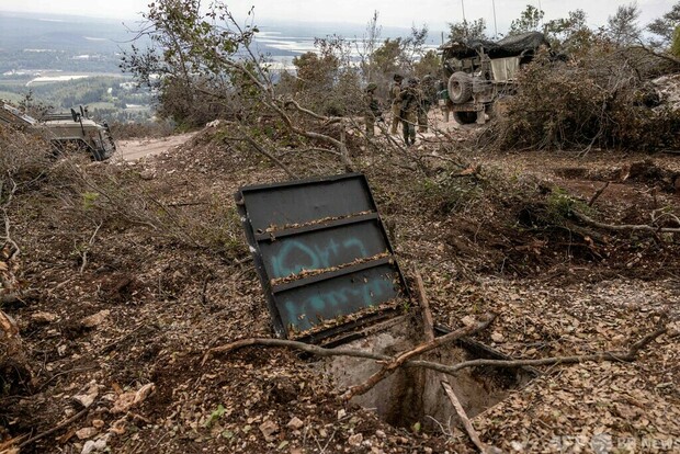 イスラエル軍、レバノン南部で報道陣にヒズボラ「拠点」を公開