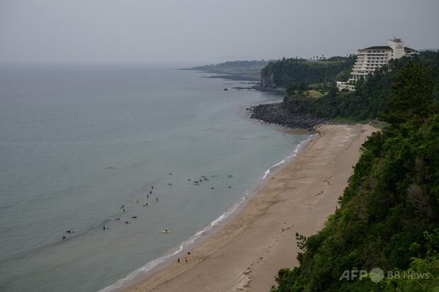 韓国・済州島沖で漁船沈没、13人不明