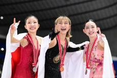 坂本花織がNHK杯優勝、GPファイナル進出 日本勢は表彰台独占