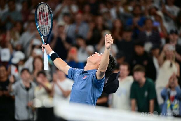 錦織が全豪OP初戦突破 予選勝者にフルセット逆転勝ち