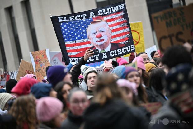 トランプ氏、多様性プログラムとLGBTQ保護の終了を宣言