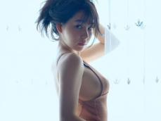「大きくてエロい」桜井日奈子、圧巻の美尻あらわにした写真集ショットに反響！ 「めちゃめちゃ綺麗」