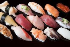 お寿司の食べ方Q&A 「手で食べる」「お箸を使う」多数派はどっち？500人アンケートの意外な結果
