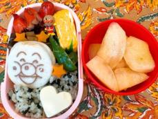 柳原可奈子、脳性まひの長女への手作りアンパンマン弁当を披露！ 「愛情たっぷり」「可愛いお弁当」