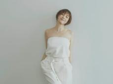 広末涼子、美デコルテ際立つドレス姿で「嬉しいお知らせが…」！ 「凄く美しい」「透明感ハンパねー」