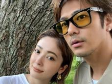 「美男美女オシャレ夫婦」速水もこみち＆平山あや、結婚記念日を祝うショット！ 「どんどん似てきてる」