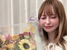 2023年8月に電撃結婚の人気YouTuber、夫からの愛ある手紙公開で「本当に理想」「素敵すぎます」の声！