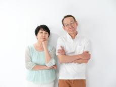 64歳。週3日、8時間働いていますが、週20時間以上働くと、会社の社会保険に入らなければいけないのでしょうか？