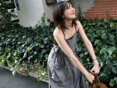 「お肌とぅるとぅる」本田翼、美デコルテ際立つ肩出し私服ショットに称賛の声！ 「果てしなくかわいい」