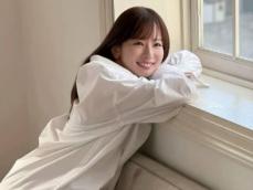 「履いてないとか？」皆藤愛子、美脚あらわなマネージャー撮影のオフショットに反響！ 「たまらない」