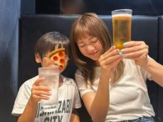 元AAA・伊藤千晃、息子との“乾杯”ショットでデビュー20周年目突入を報告！ 「おめでとう」「大好き」