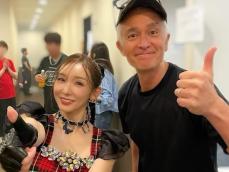 「青春カムバック」加護亜依、アイドル風衣装で有名アーティストとツーショット！ 「可愛いすぎるやろ」