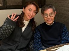 「元気な姿見れて、良かった」加藤茶の妻・加藤綾菜、ペアルックでの夫婦最新ショットに反響！