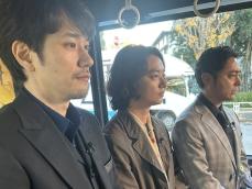 「しょんぼりしてる3人」映画監督、イケメン俳優の“しょんぼり”ショット公開！ 「叱られてるみたい」