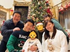 北斗晶の長男、両親＆美人妻らと家族ショット！ 「ステキなファミリークリスマス」「仲良し家族最高」