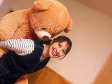 「可愛すぎるんだが!?」はいだしょうこ、クマをおんぶしたプライベートショット！「クマになりた〜い」