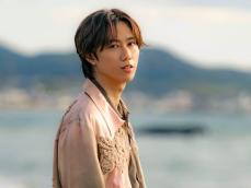 一旦落ち着こう（？）」阿部亮平、美しすぎるMVオフショットを公開