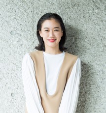 蒼井優　20代の頃は「自分を演じているような違和感があって…」