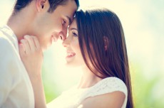 大人なキス…男がキス中「女に触っていて欲しい」部位4選